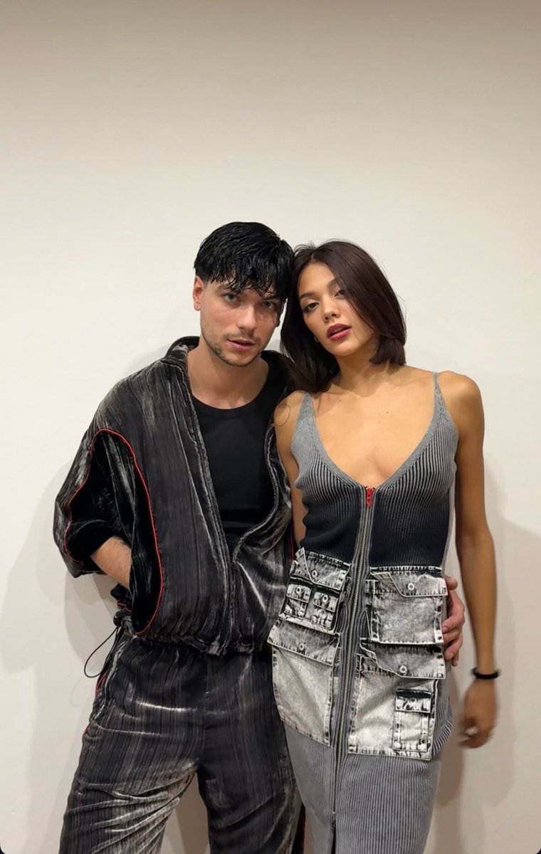 non ironicamente dategli tutte le copertine esistenti perché non sono reali