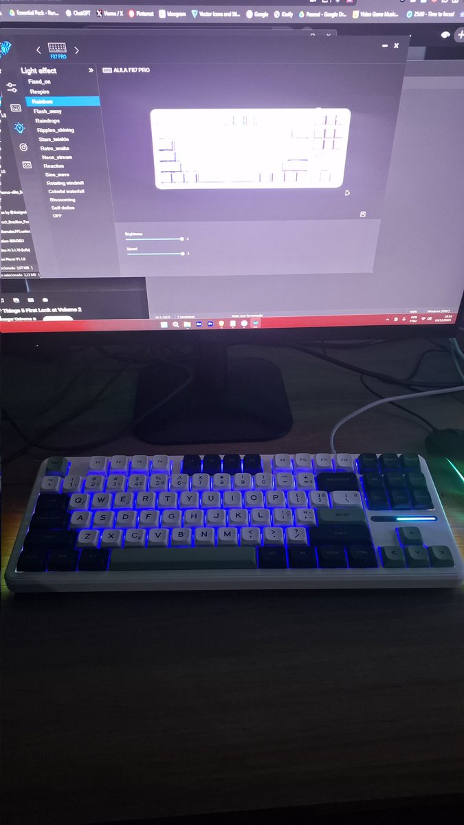 RenanMp4's tweet image. Teclado novo 🙂