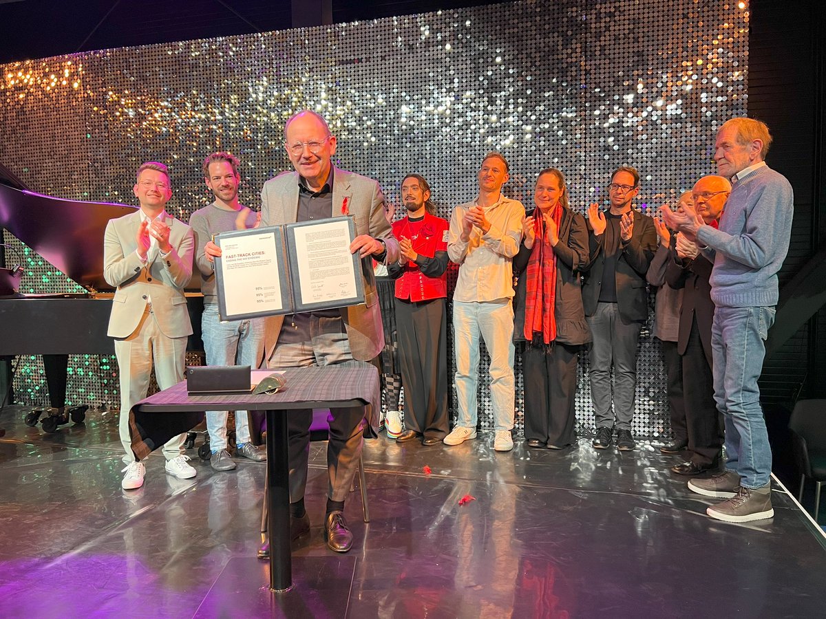 IAPAC's tweet photo. We welcome Mannheim as the 7th Fast-Track City in Germany committed to ending its #HIV epidemic by 2030. Our thanks to Mayor Christian Specht and Mannheim’s community and public health leaders for this bold step. @FastTrackCities @mannheim_de @FTC2030 https://t.co/BKUmf6cHok https://t.co/aK0YK3Igok
