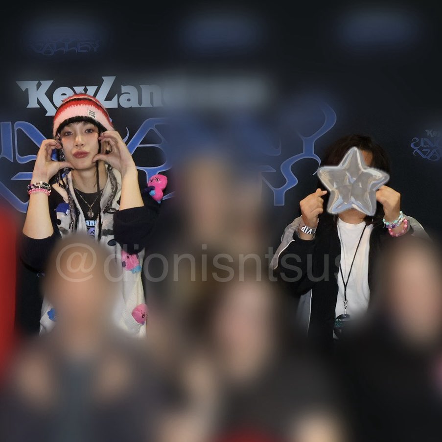 dionisntsus's tweet photo. can’t believe these are real and that I really met key 🥹 I’d do it all over again 🫶🏼

#KEY #키 
#SHINee #샤이니
#2025KEYLAND #KEYLANDTOUR 
#UncannyValley_LA https://t.co/oQsmUjigwR