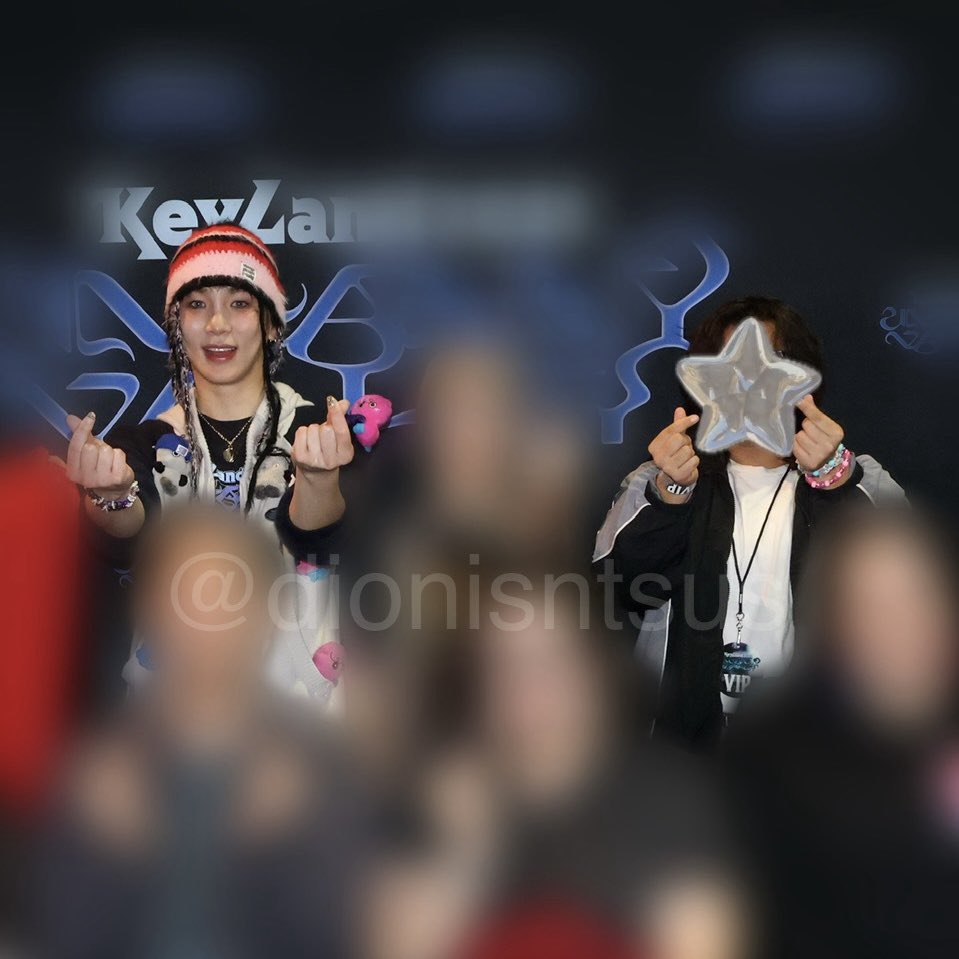 dionisntsus's tweet photo. can’t believe these are real and that I really met key 🥹 I’d do it all over again 🫶🏼

#KEY #키 
#SHINee #샤이니
#2025KEYLAND #KEYLANDTOUR 
#UncannyValley_LA https://t.co/oQsmUjigwR