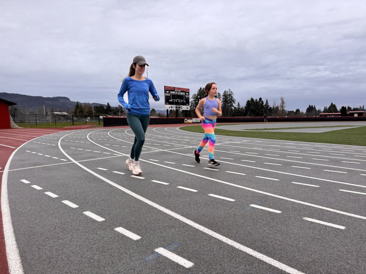 RiverRunnerTC's tweet photo. Day 2 of #RRTC saw a dozen new members show up! Join us next Tuesday at Dorris Ranch at 4pm!
#RiverRunnerTrackClub https://t.co/ZW7KAyUj4J