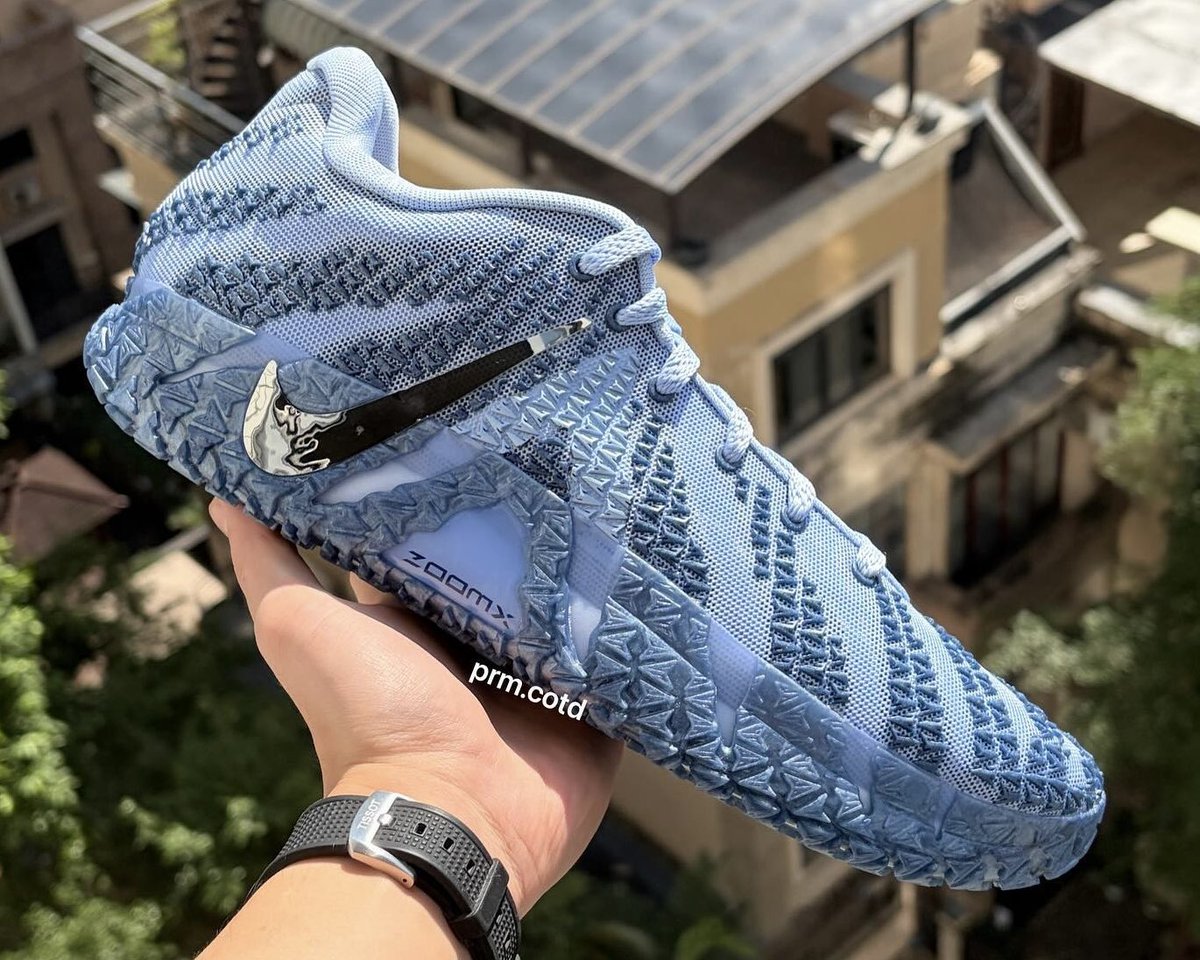 SORTEO INTERNACIONAL de estas NIKE JA 3 “Liquid Silver”

Tan solo da RT y síguenos para participar

Talla a elegir por el ganador