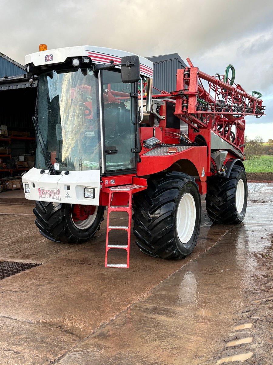 We've recently added this 2013 RB35 to our selected preowned listings page.

See complete spec, pricing etc at batemansprayers.com/preowned-batem…

#BatemanSprayers #CropSprayersForSale #RB35 #SelfPropelledSprayer