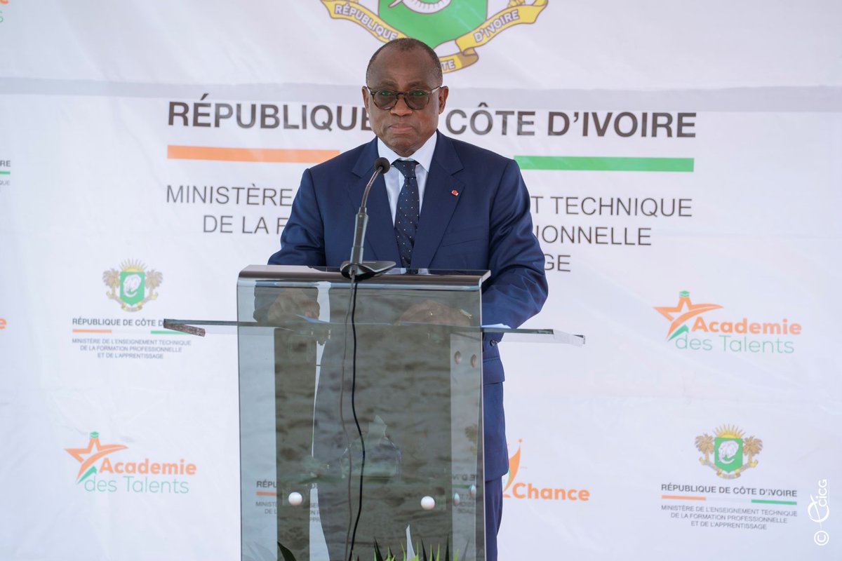Gouvciofficiel's tweet image. #Éducaiton | Électrification: le Lycée professionnel des Métiers des Énergies renouvelables de Yopougon ouvre de nouvelles perspectives, affirme le ministre N'Guessan Koffi 

Abidjan, le 05 décembre 2025- Le Lycée professionnel des Métiers des Énergies renouvelables de Yopougon