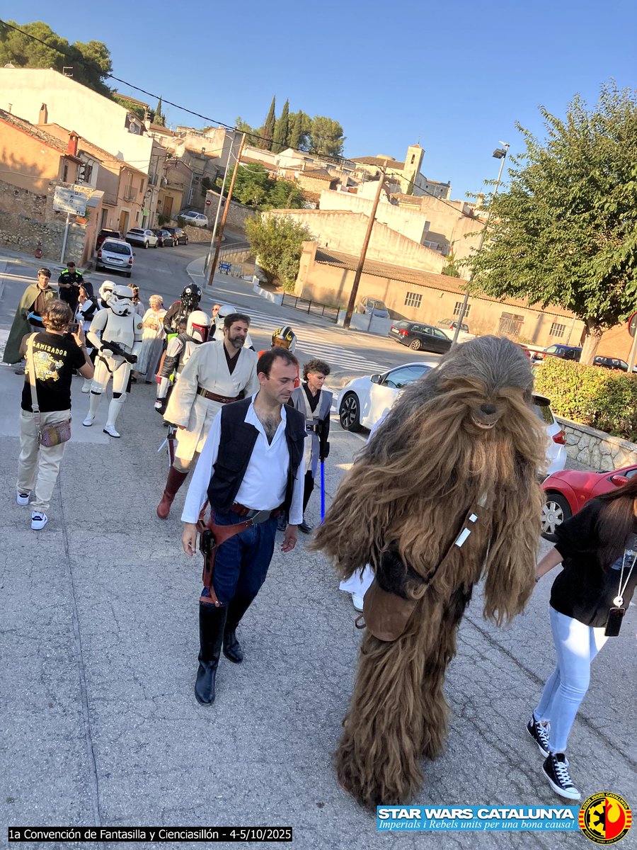 SWCatalunya's tweet image. Así fue junto @StarProps la 1a convención de Fantasilla y Cienciasillón de @SagaGaldin . ¡Hasta la próxima aventura! 🧙‍♂️🤖

#starwars #sagagaldin #refugiodelaventurero #fantasillaycienciasillon #fantasía #cienciaficción #cosplay #canyelles