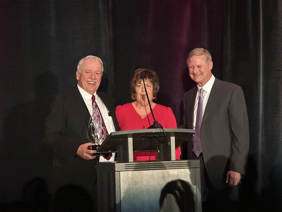 Our own Rick Burger was honored in #TerreHaute last night with the Chapman S. Root award from Hospice of the Wabash Valley. He was chosen for this prestigious award for his outstanding contributions to the quality of life in west central #Indiana. We’re so proud of our friend,