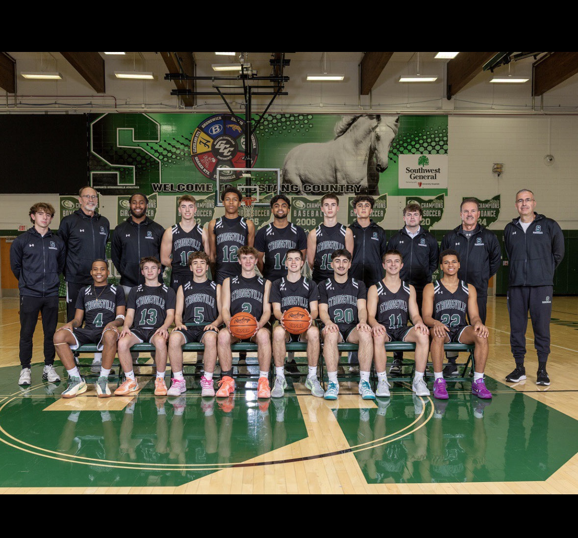 Conference opener triple header tonight at Cleveland Heights:

Freshman- 5pm
JV- 6:15pm
Varsity- 7:30pm
#Effort #Enthusiasm #Execution