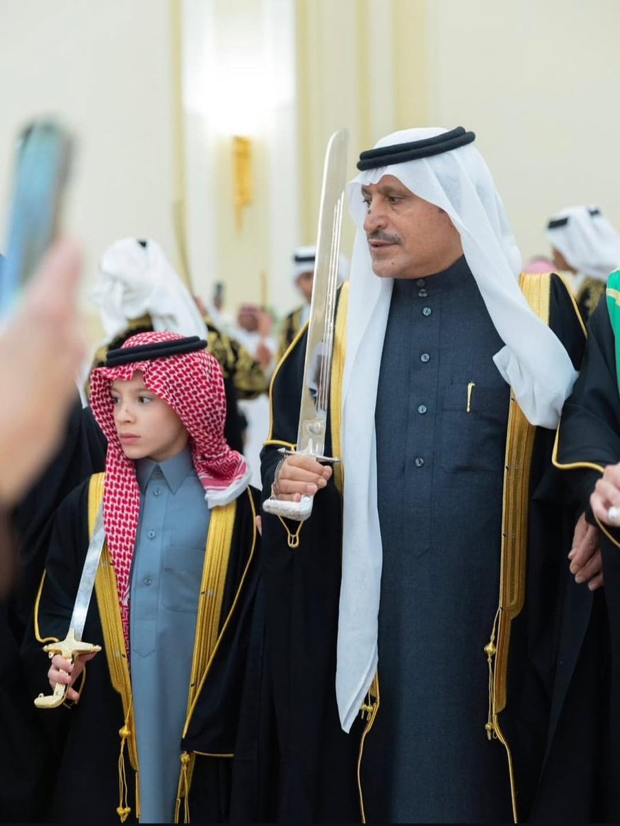 • سمو الأمير خالد بن عبدالله بن محمد بن عبدالله بن جلوي وحفيدة سمو الأمير خالد بن فيصل بن خالد بن جلوي ~ حفظهم الله ~

#بن_جلوي #آل_سعود #السعودية #المملكه #الامير #ال_جلوي #تويتر #الرياض #جلوي