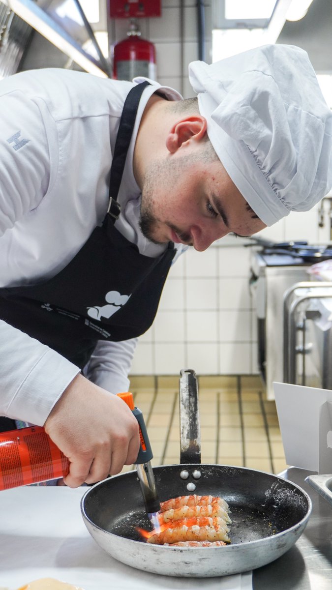 EUHTStPOL's tweet image. 🍴 A few weeks ago, EUHT StPOL hosted the European Young Chef Award 2025, organized by @IGCAT2  &amp;amp; @gencat, gathering young culinary talents from across Europe. Congrats to all finalists &amp;amp; winners! Special mention to our student Ànakin Rivera for his dedication

#EYCA2025