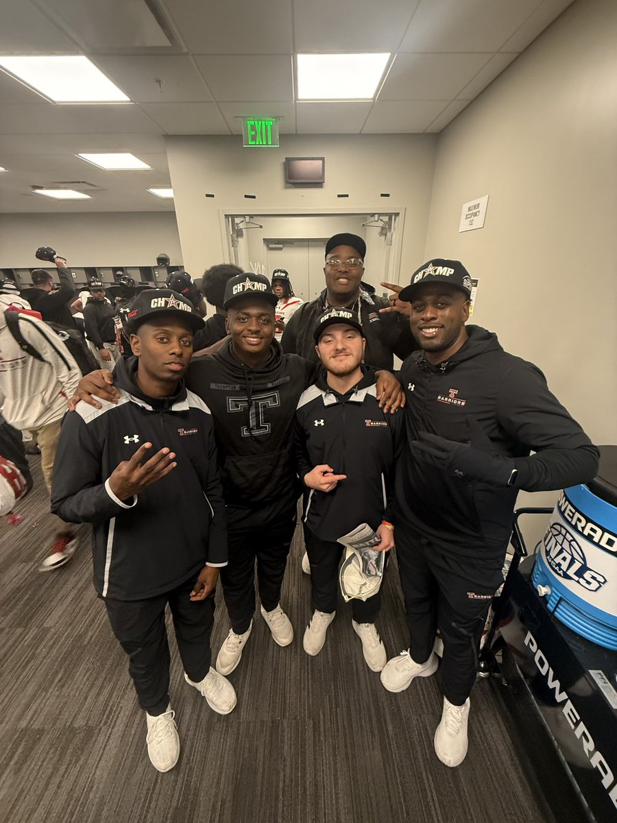 CoachBraswell19's tweet photo. Truly blessed to be apart of this amazing team. Couldn’t have asked for a better first year, a better staff to learn from, and a better introduction to the coaching world. Honored and ready for what’s to come this next season! @coachmarkf @WARRIORNATION20 #OUTWORKEMALL!!! https://t.co/4p3XHqskol