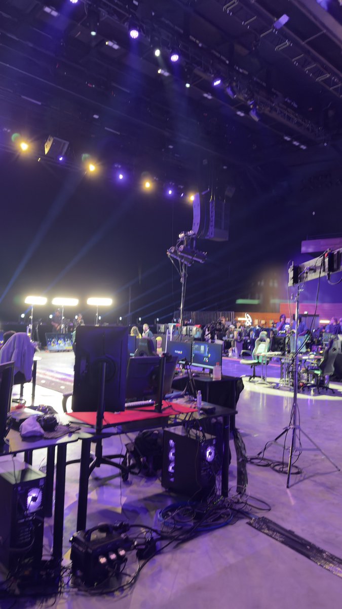 " FLORAMVS tweet media