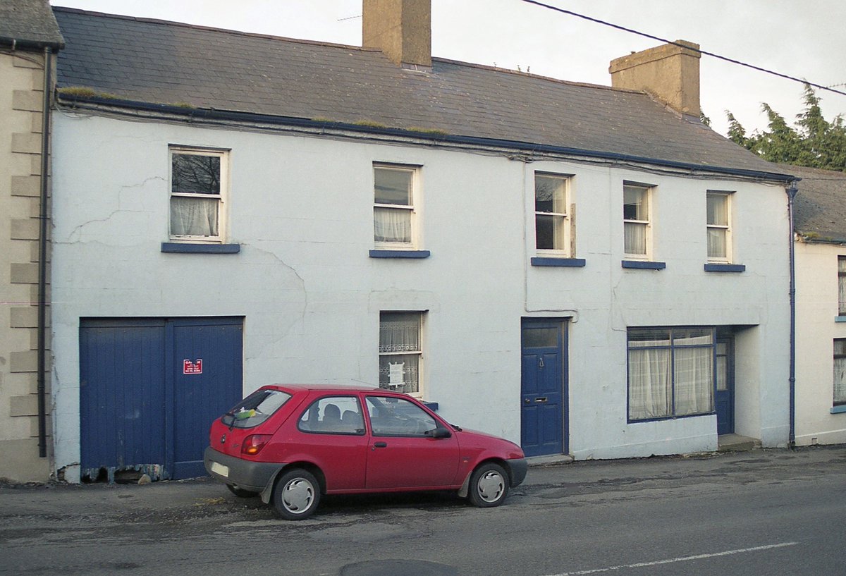 AnTaisce's tweet photo. #HeritageAtRisk County Meath.
π·:
1 & 2. Longterm vacant house, Carrick St, Kells, 2000 & 2025.
3 & 4. Church (RC), Killyon. Disused since new church built 1950s. Recent roof collapse. (G Street View 2009 & 2021)
#BuildingsAtRisk #ReuseIreland #DerelictIreland #BuiltHeritage https://t.co/HJox6T7eBH