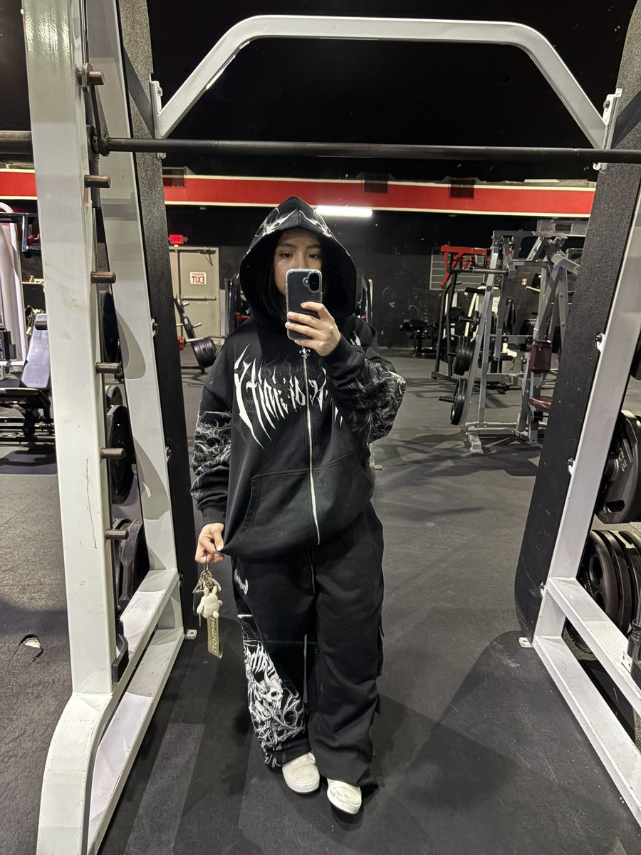 leslie★ tweet media