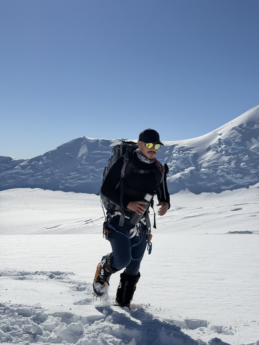 nimsdai's tweet photo. Head to toe @nimsdaistore gear on Mt Vinson #antartica 🤜🏽💥.

https://t.co/bhNUfTGuPx

#vinson 
#everest #everestnorth #50plus8000msummits #MotivationalSpeaker 
#higgest8ksummitswithno02
#hattrickchallenge #EliteExped #nimsdaifoundation #nimsdai #14peaks #sevensummits #14peaksnoo2 #projectpossible #gurkha #uksf #8000m #nimsdaistore #skydivenimsdai #k2winter #firstk2wintersummitnoo2
