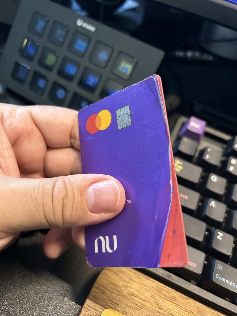 Que material ruim desse cartão, hein <a href="/nubank/">Nubank</a> ???