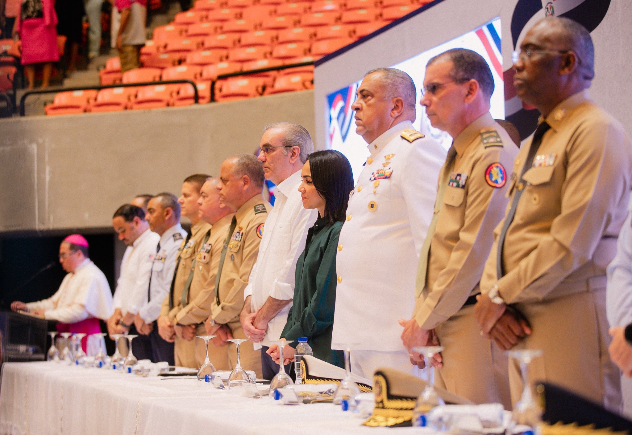 G7bDFtVXwAAFQfP?format=jpg&name=large