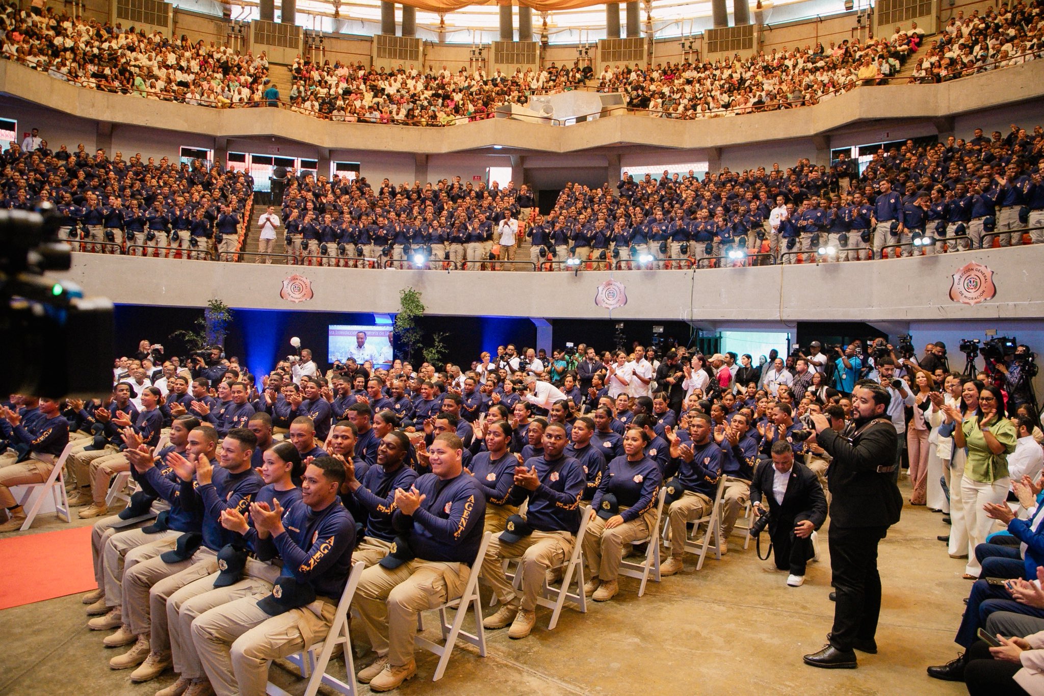 G7bDFtYXcAAOzwg?format=jpg&name=large