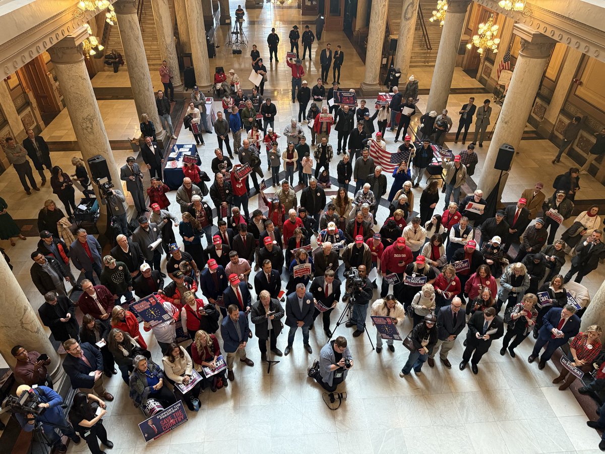 I heard from a source that Turning Point bused some of these rally goers in from Ohio? This is the pro redistricting rally. Would love to know how many Hoosiers are in the crowd.