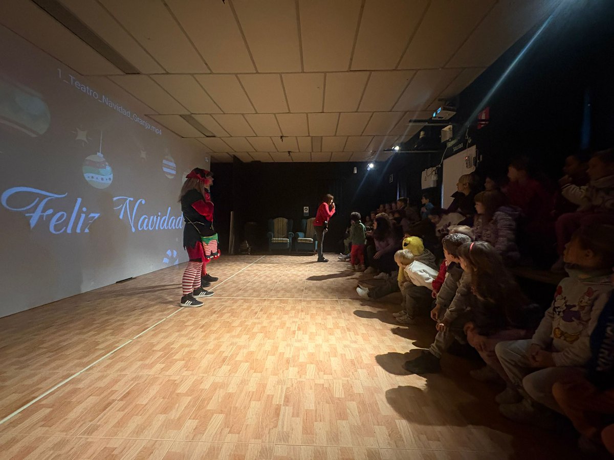 FranciscoQ68794's tweet image. Salida de 1º de primaria a la La Granja de los Cuentos
Un día genial, ya preparando la #navidad
Lo hemos pasado muy bien con cuentos, talleres, historia de #navidad, elfos, juegos, gimkanas y mucho más.
Enhorabuena!!!
#excursiones
#christmasiscoming
#somosdelquevedo