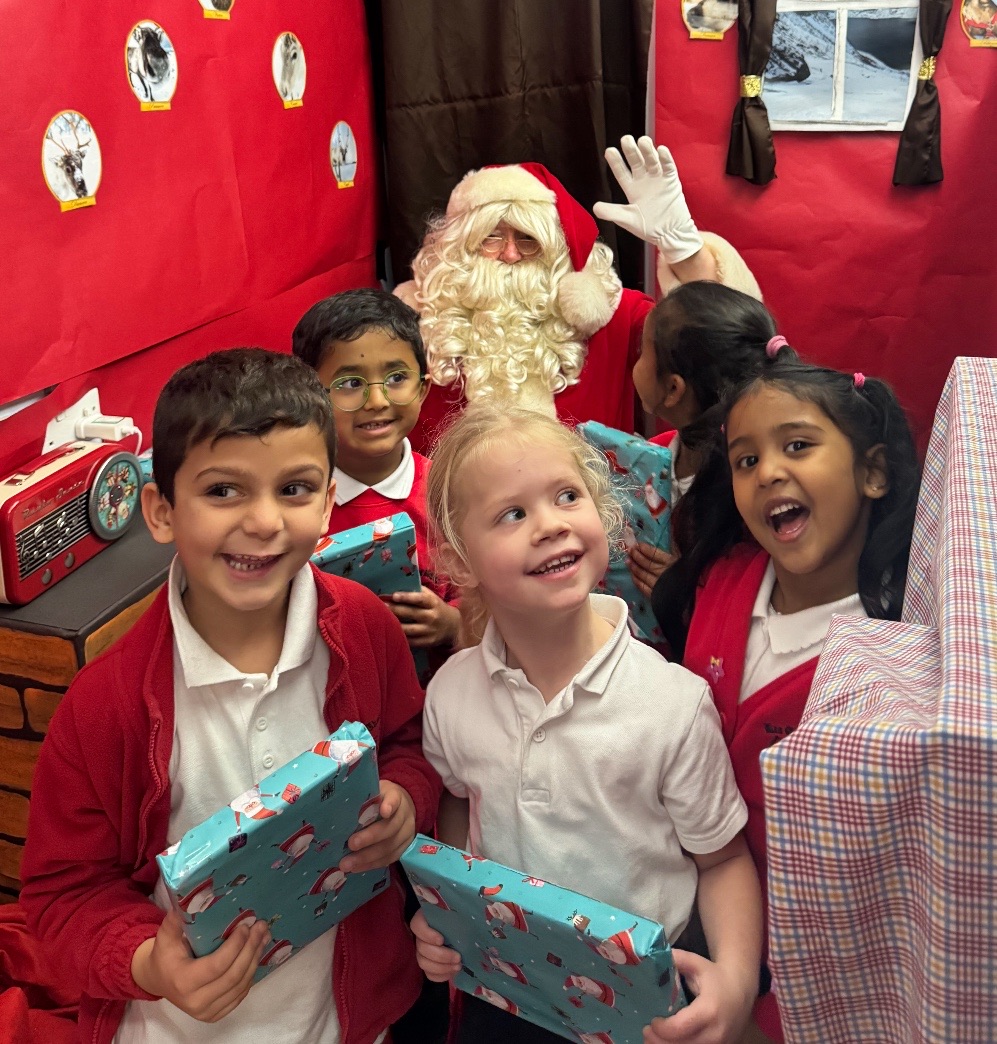 Year 1 had a great time shopping at the Christmas Bazaar this week! They also enjoyed a visit to see Santa 🎅🏼#Christmasiscoming
#ItsTheMostWonderfulTimeOfTheYear