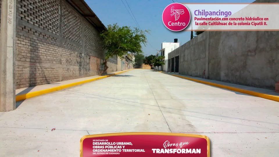 Con #ObrasQueTransforman seguimos mejorando la calidad de vida de las familias de Chilpancingo. De esta forma se realizaron los trabajos de pavimentación de la calle Cuitláhuac, en la colonia Cipatli II, para brindar accesos seguros que faciliten la movilidad en esta zona.