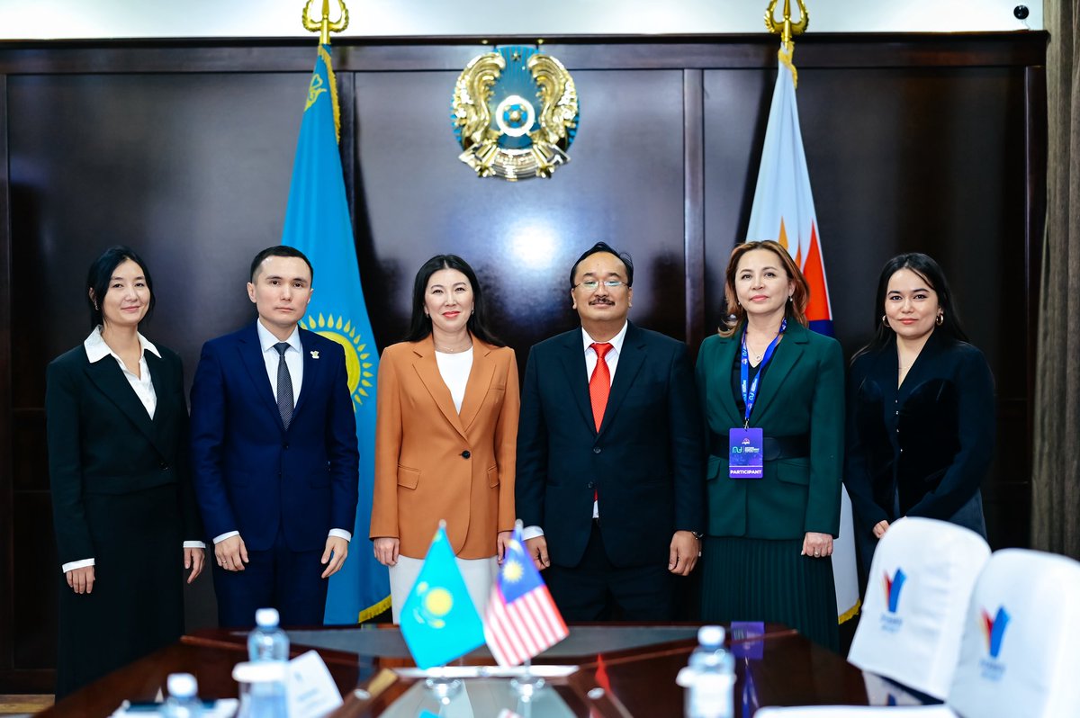 MYEmbAstana's tweet photo. On 4 December 2025, H.E. Ambassador Mohd Adli Abdullah held a meeting with Dr. Laura Karabassova, Rector of Aktobe Regional State University named after Zhubanov (ARU), during his working visit to Aqtobe. https://t.co/Yx0Lr3ON0o