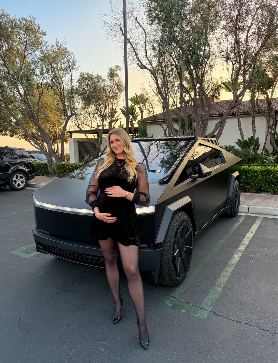 Techie Dani tweet media