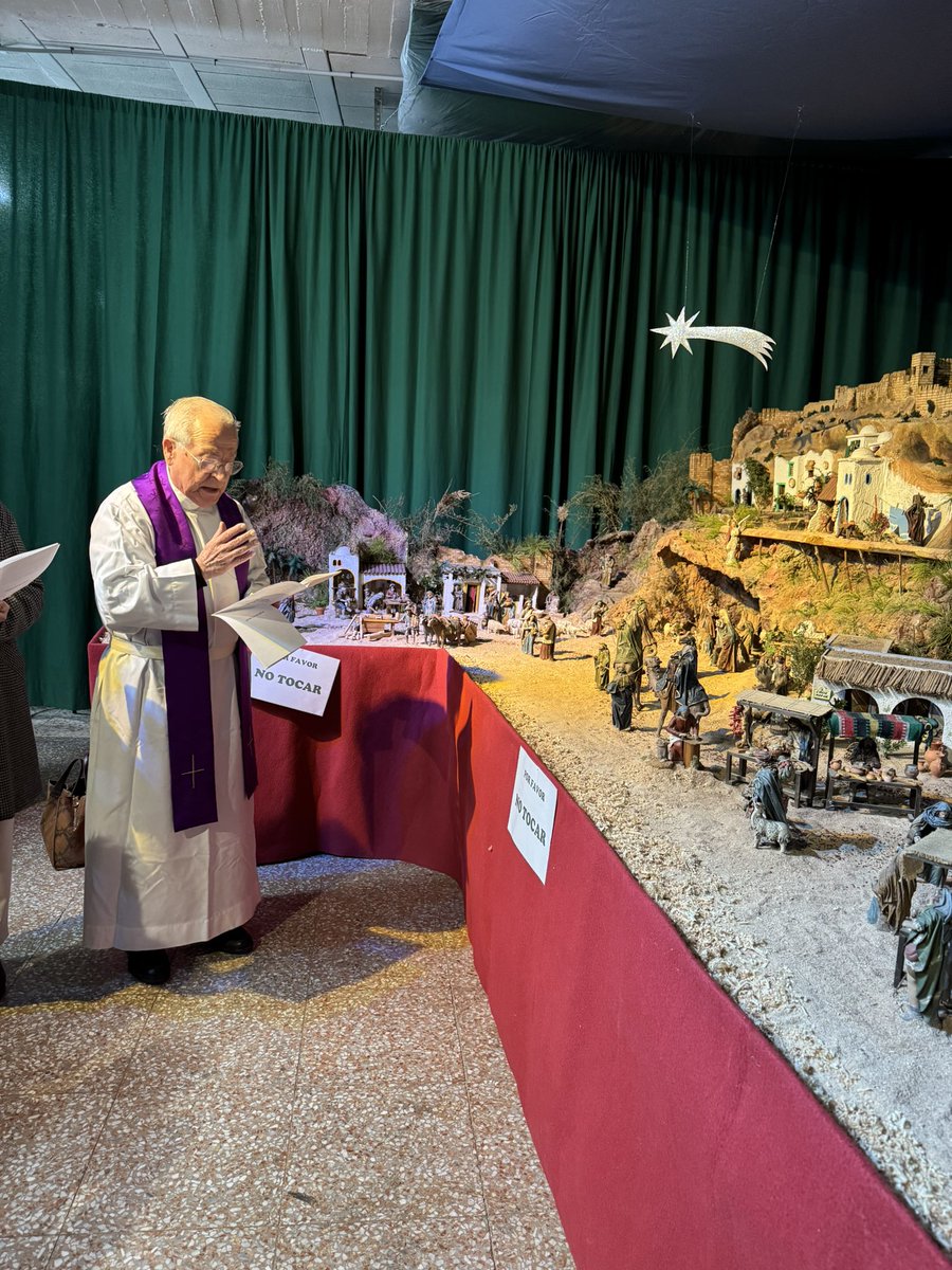 BELÉN|

Queda bendecido e inaugurado el Belén que cada año la hermandad monta en nuestro local de pasos de la Plaza de la Catedral.

#MareaVerde