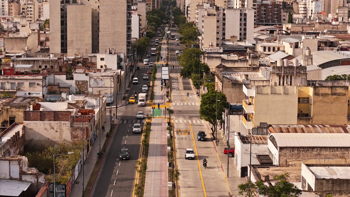 PasseriniOk's tweet photo. Conectar la ciudad es mejorar la vida diaria de los vecinos para llegar más fácil, circular con más seguridad y disfrutar más de nuestros espacios públicos. 🚗

Hoy habilitamos el último tramo de la avenida Maipú y completamos un corredor moderno y seguro que une Ciudad Universitaria y la Plaza España, con el río Suquía, la Costanera y el parque Las Heras-Elisa. 👏