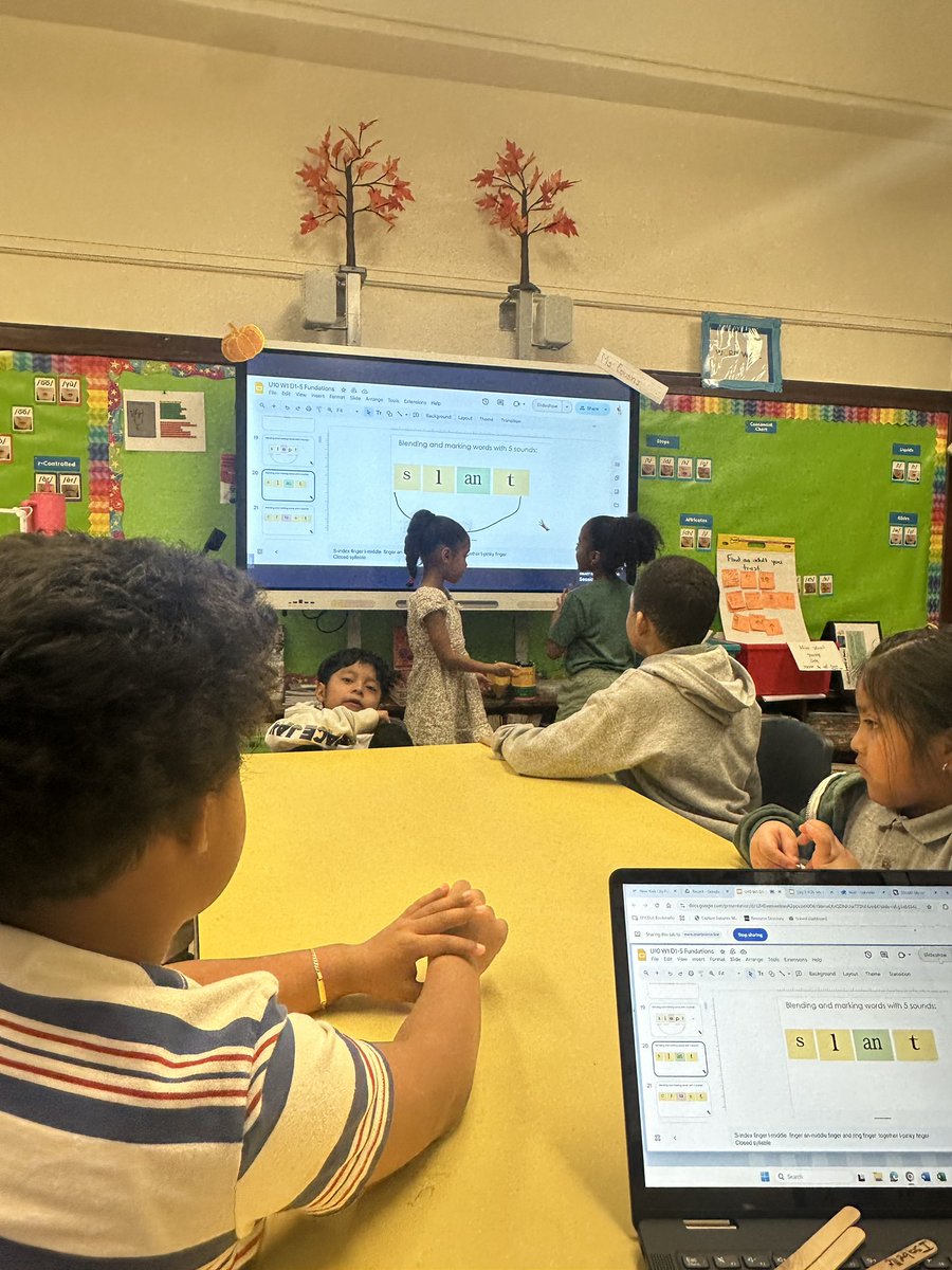 TheraErickson's tweet image. Ms. Cousins &amp;amp; Ms. Custodio putting READING 📖 in ACTION ➡️ Foundations Level 1 - Unit 10 -
5 syllables, vowel teams, review marking a word ➡️ YES 😊 we did! #StudentSuccess #readingisfun #LearningCommunity
