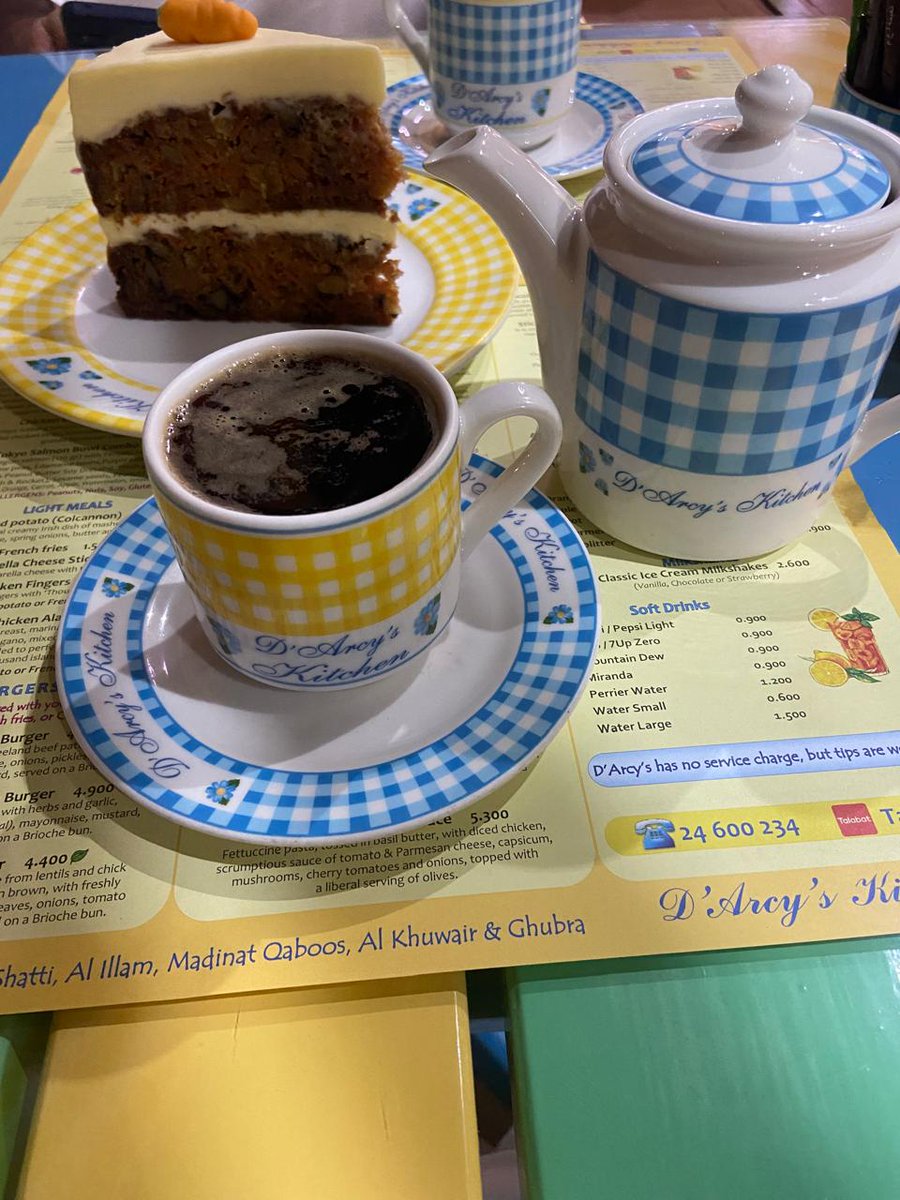 في زحمة الأيام تظل القهوة لحظة صدق…
رشفة تعيد ترتيب الفوضى داخلك وتهمس لك بأن كل شيء سيمضي بهدوء ☕✨
#بوح_lلمشاعر