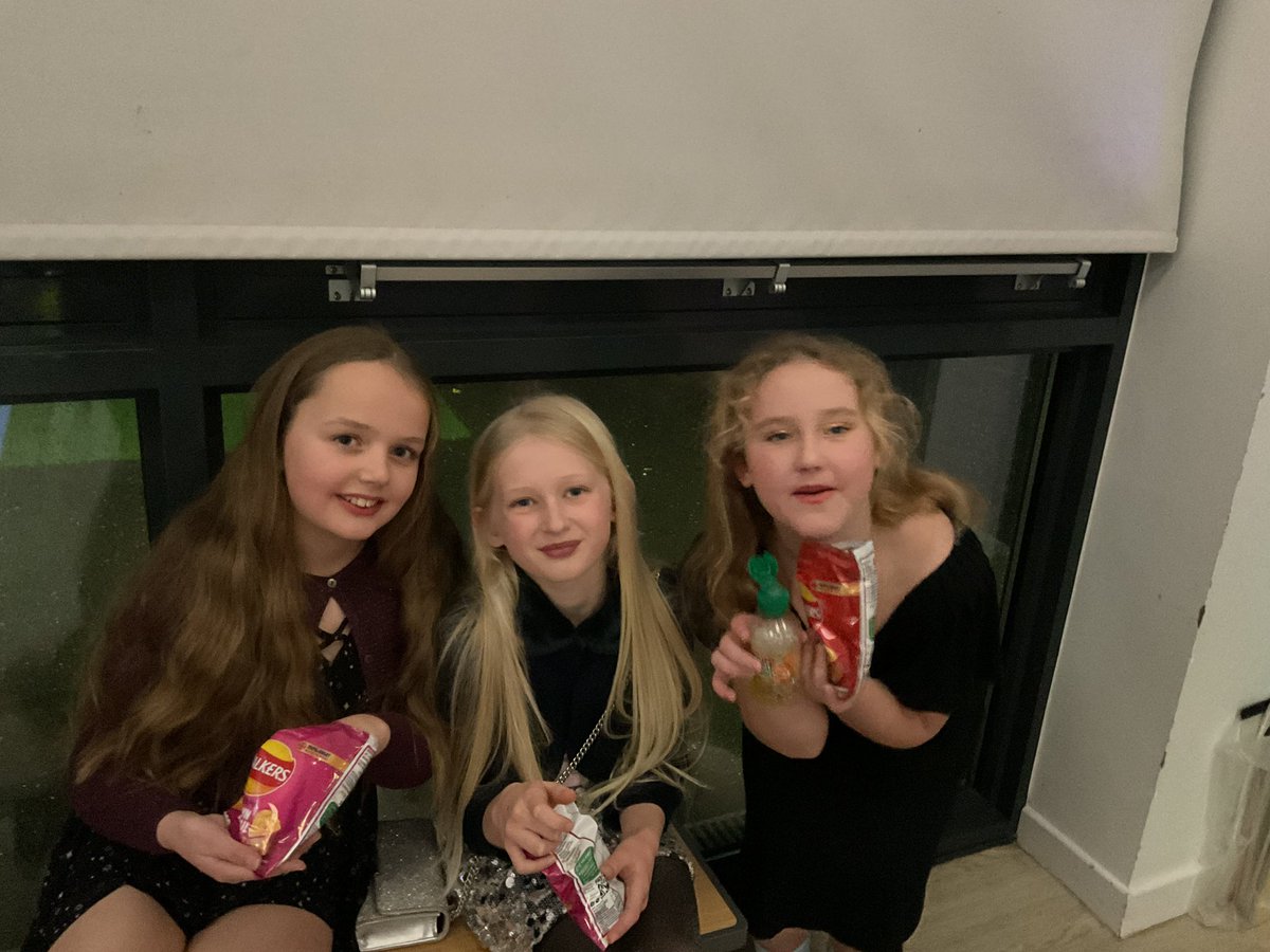 What a fabulous Christmas disco we had tonight. Thank you everybody for joining us, especially Father Christmas 🎄