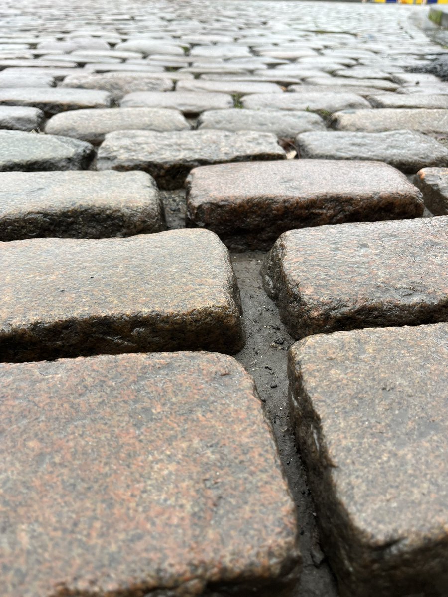 Brusseles. Quina barbaritat 😍. Ni en la <a href="/parisroubaix/">Paris-Roubaix</a>.
