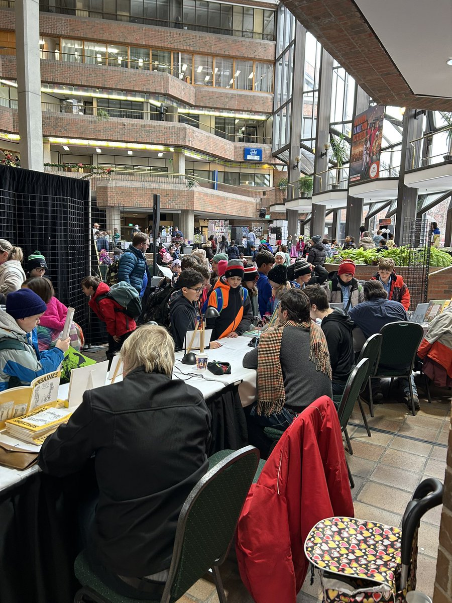 Beaucoup de monde pour cette première journée. Mais il y’a de la place encore ;-)
