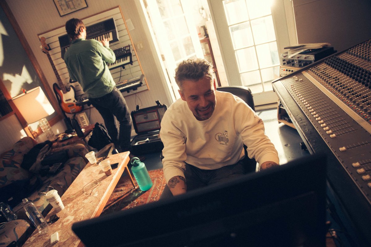 ｔｈｅ　ｍｉｄｎｉｇｈｔ tweet media