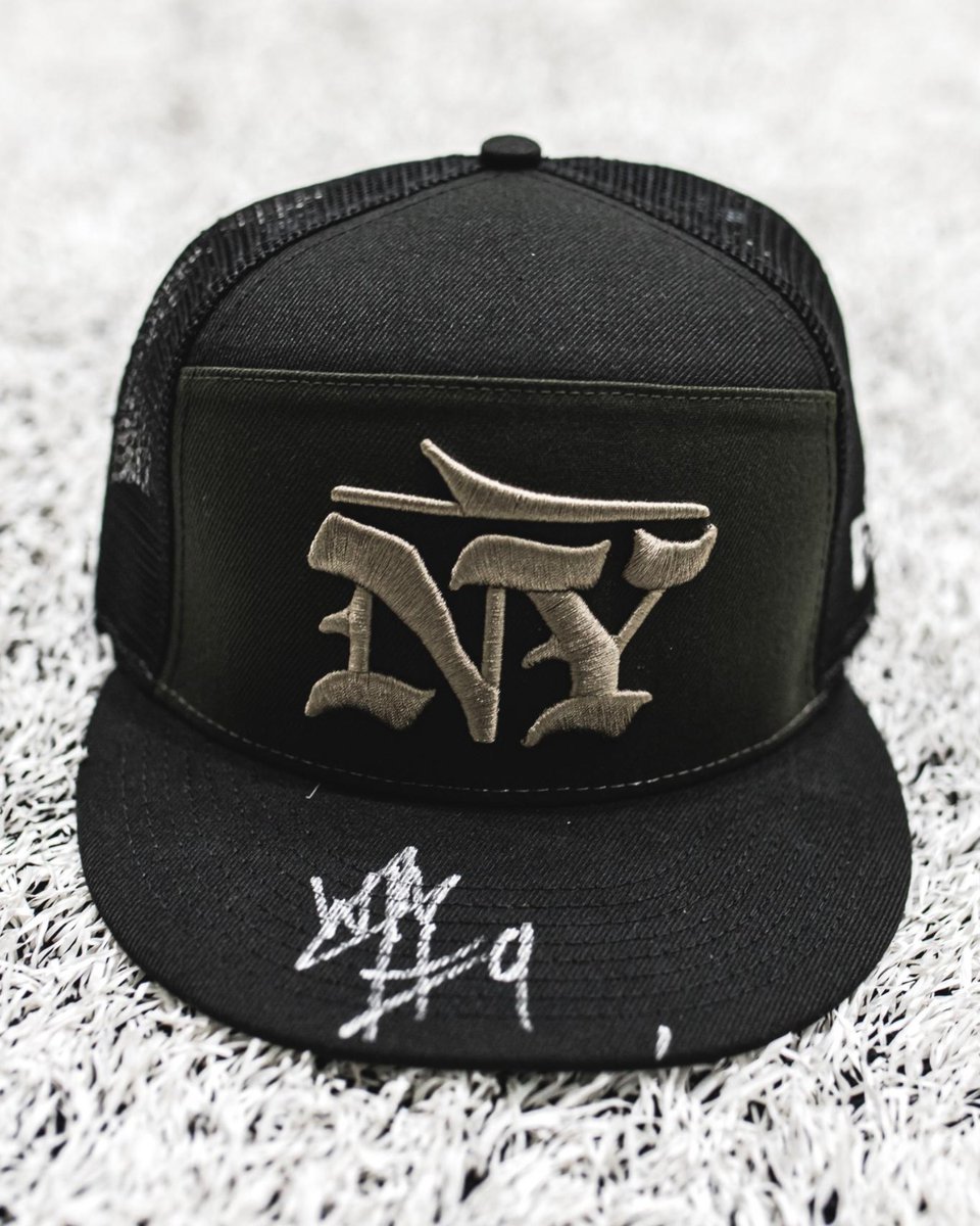 nyjets's tweet image. Rivalries giveaway No. 4️⃣ for a guy who had 4️⃣ sacks in one game

who wants a @WILL_JUN1OR signed hat???