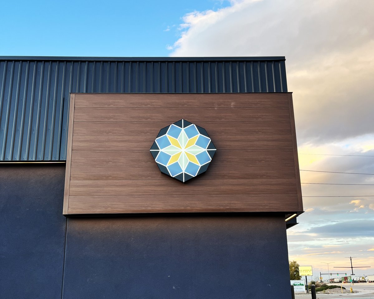 BSCSigns's tweet image. Installed the new Lucy Sky Cannabis Boutique sign in Sheridan CO.
 Channel letters with LED lighting for a clean glow.
 Simple build with a big visual payoff.

#BSCSigns #LucySky #SignInstall #ChannelLetters