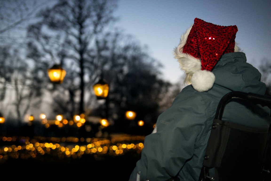A magical evening at Middleton Hall! Our Christmas Lights Switch-On was a hit, with carols led by our co-owners and residents joining in. The lights were switched on by a Middleton Grove resident celebrating her birthday 🎉