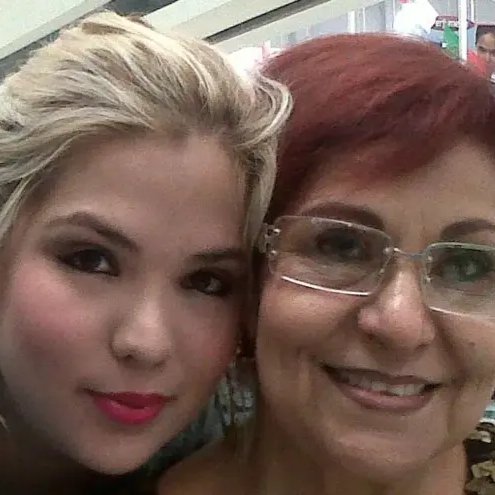 Cultination1's tweet image. 🇲🇽👩‍👧CETTE MÈRE A TRAQUÉ ET RETROUVÉ 10 MEMBRES DU CARTEL QUI AVAIENT ENLEVÉ ET ASSASSINÉ SA FILLE DE 20 ANS.

Miriam Rodríguez, mère mexicaine, a vécu l’enfer en janvier 2014 : sa fille Karen, 20 ans, a été enlevée par le cartel des Zetas. 

Malgré le paiement de plusieurs…