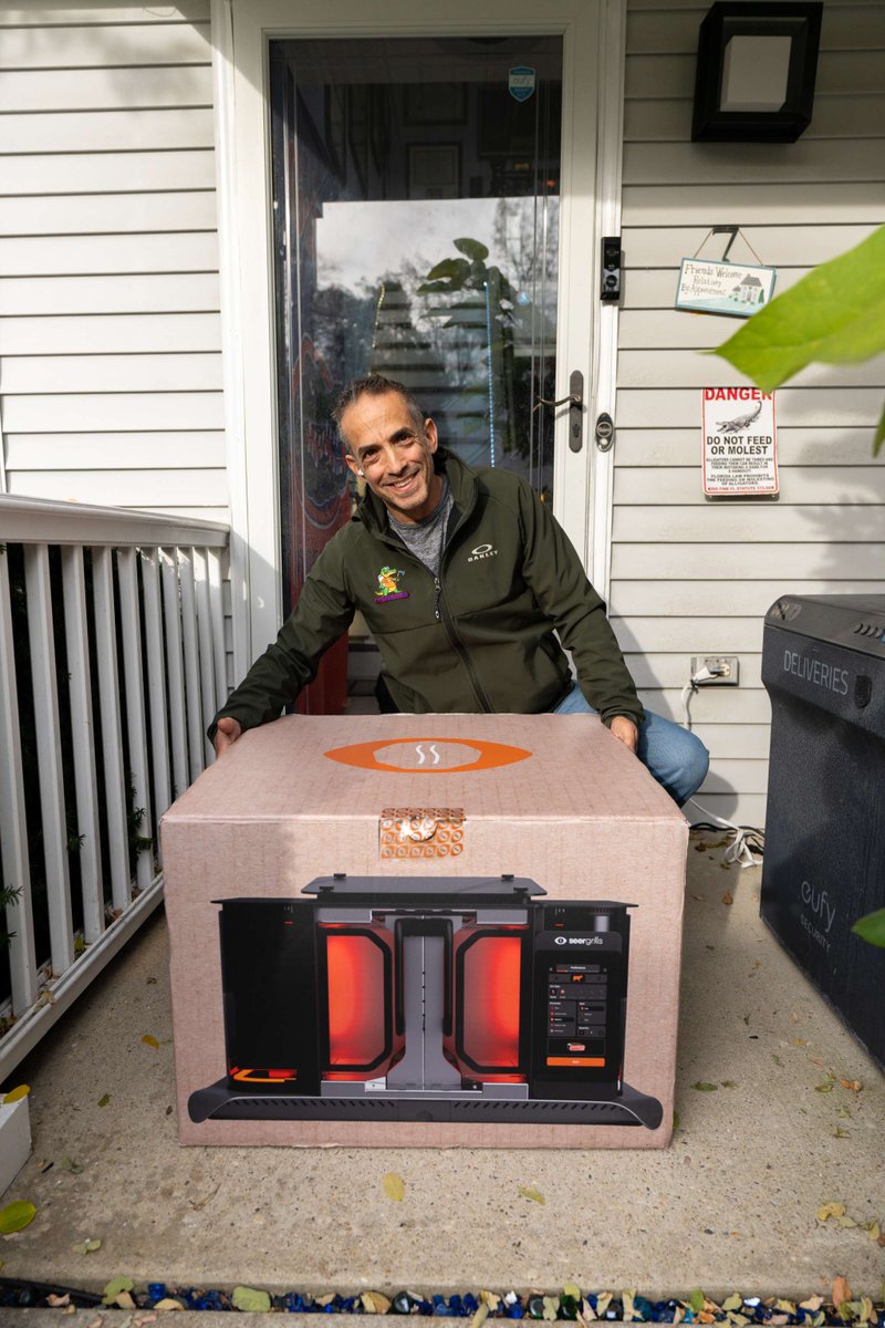 seergrills's tweet image. Be one of the first to grill with AI. #Unboxing #Steak #Robot