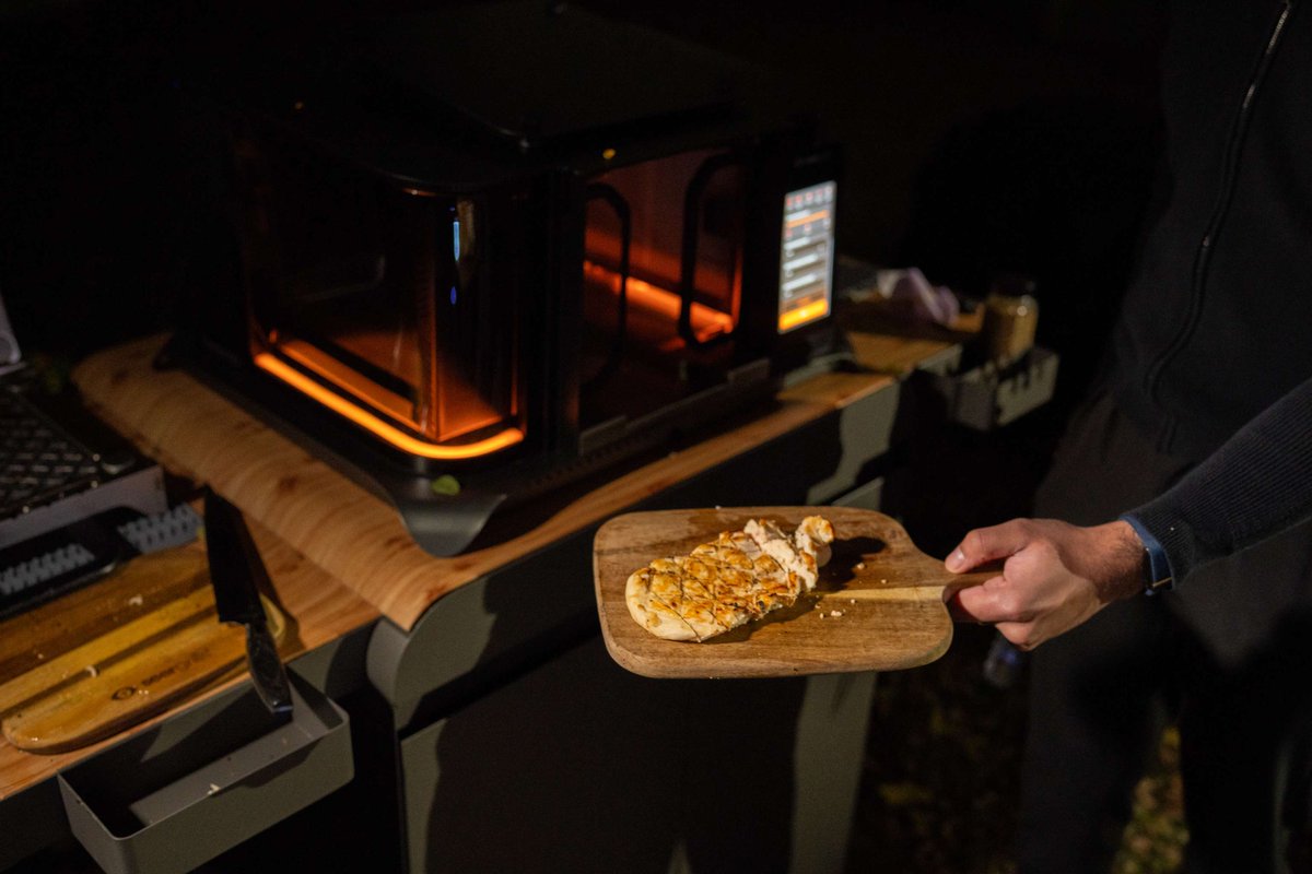 seergrills's tweet image. Be one of the first to grill with AI. #Unboxing #Steak #Robot