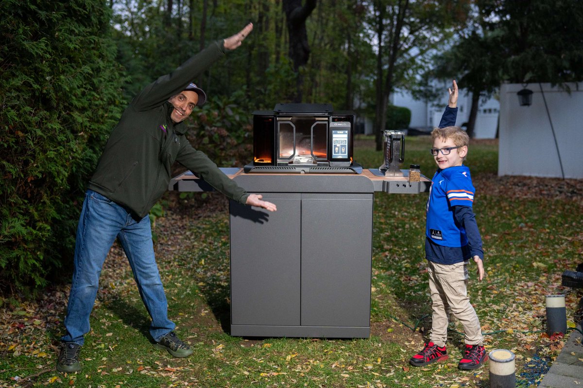 seergrills's tweet image. Be one of the first to grill with AI. #Unboxing #Steak #Robot