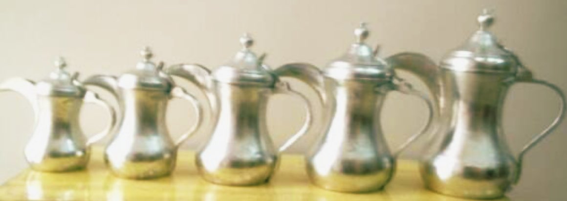rbanoooo's tweet photo. @AmalalSaif2011 @AZK_SA تم نمذجه الدله البغدادية     
 وتعتبر  دلة السيف جيدة   سعره  يعتبر ارخص من الدلال  الشغل اليدوي 

لكن لاتقارن بالصنع اليدوي https://t.co/eLbk9bMKpe