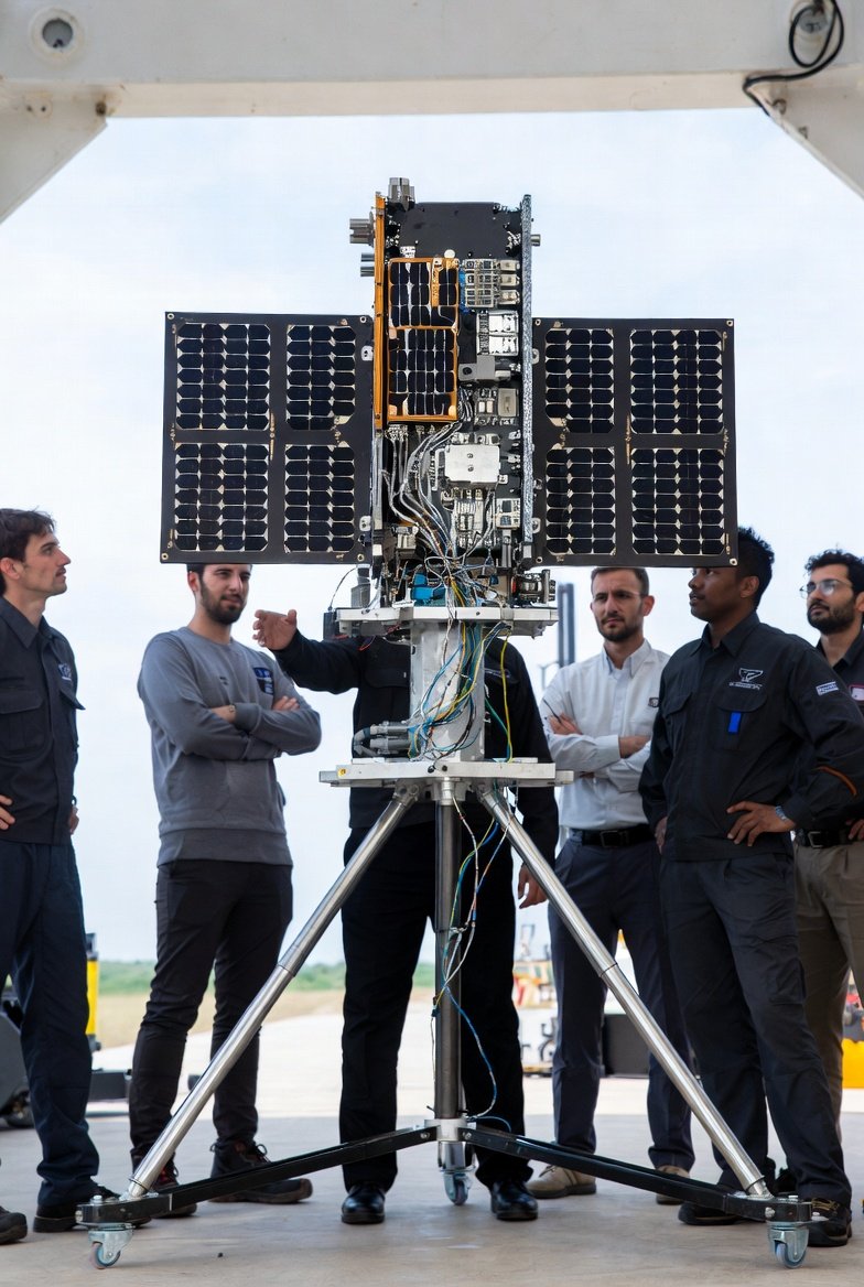 Cryptace1030's tweet image. They said the sky has limits.
We just filled it with micro-satellites.
Internet, eyes on Earth, comms for all  anywhere, anytime.
The revolution is 5 kg and 500 km up.
Empowering the Skies is GO.
 🔥🛰️
sidrastart.com/project/15a579…
#MicroSatRevolution
#Empower
#Satellite
@sidrachain