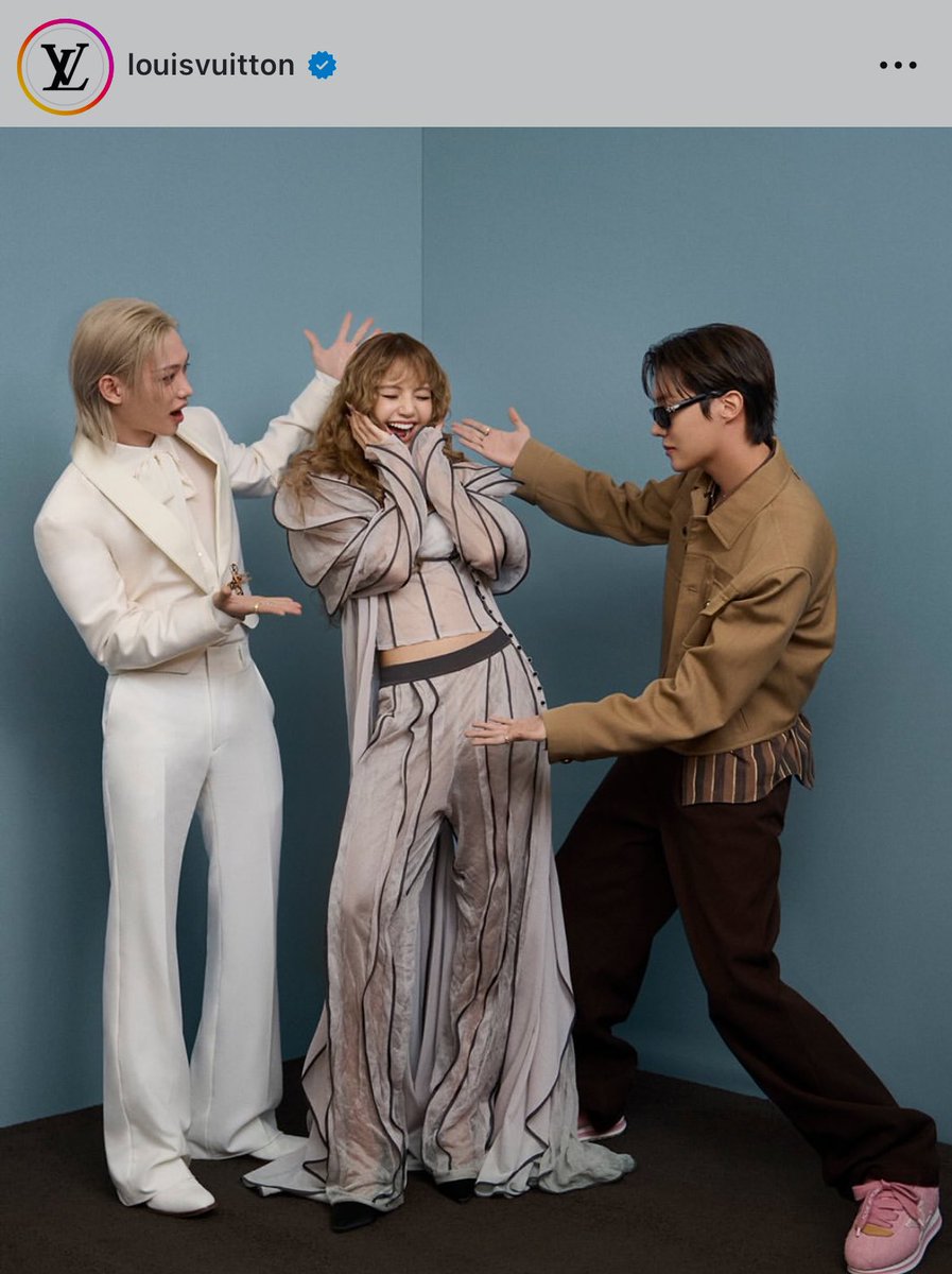 ลิซ่า เจโฮป ฟิลิกซ์ ใครจะคิดว่าจะได้เห็นเฟรมนี้ พวกนางดูสนิทกันกว่าที่คิดนะ 55555555555555555