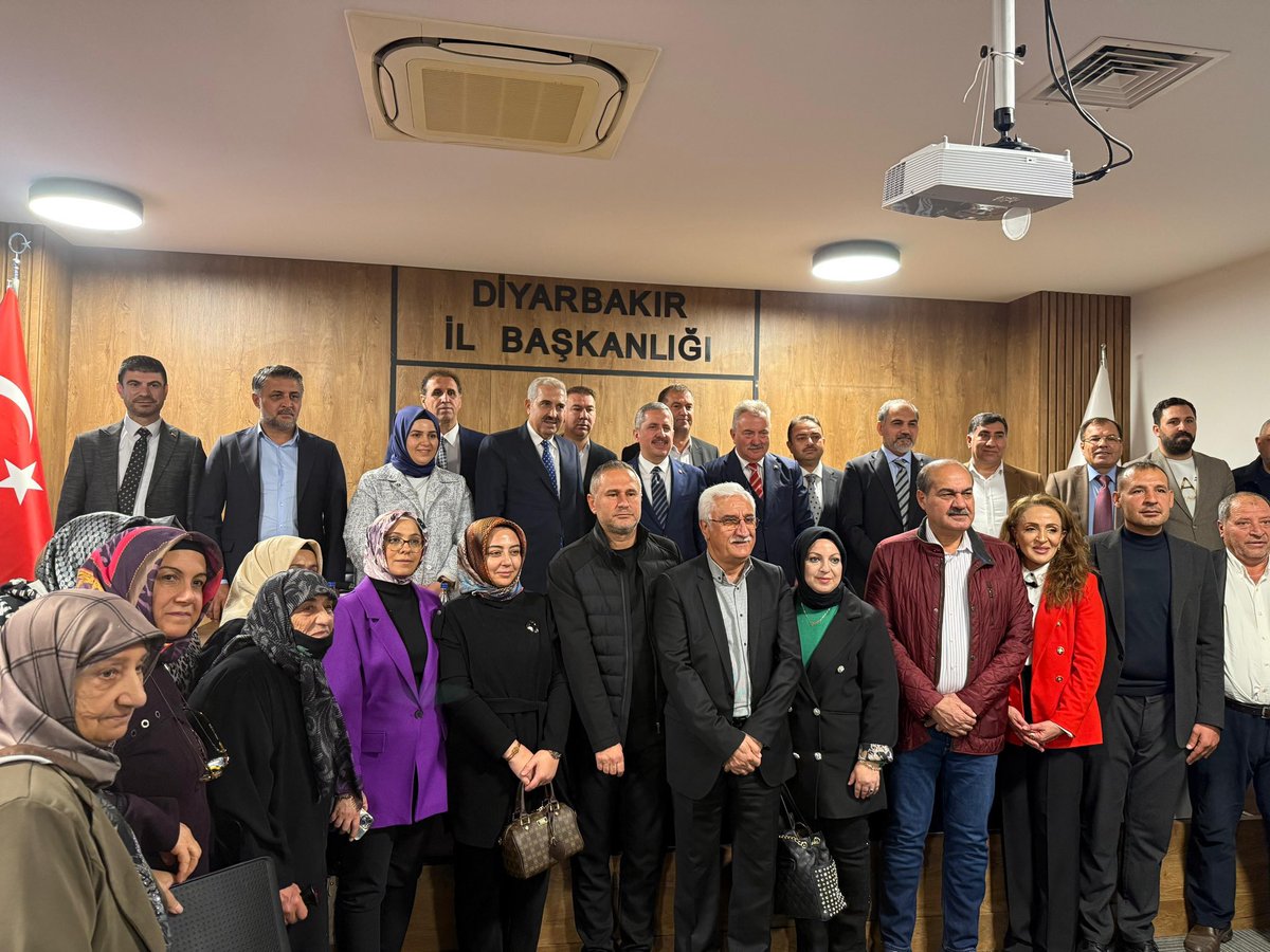 📍AK PARTİ İL BAŞKANLIĞI

Ticaret Bakan Yardımcımız Sn.<a href="/mahmutgurcan/">MAHMUT GÜRCAN 🇹🇷</a> ’ın teşrifleriyle; İl Başkanımız Sn. Ömer İler, Rize İl Başkanımız Sn.<a href="/YilmazKATMER/">Yılmaz KATMER</a> , İlçe Başkanımız Sn.<a href="/Mihsanaytekin/">Mehmet İhsan Aytekin</a> ve teşkilat mensuplarımızla birlikte istişare ve değerlendirme toplantımızı