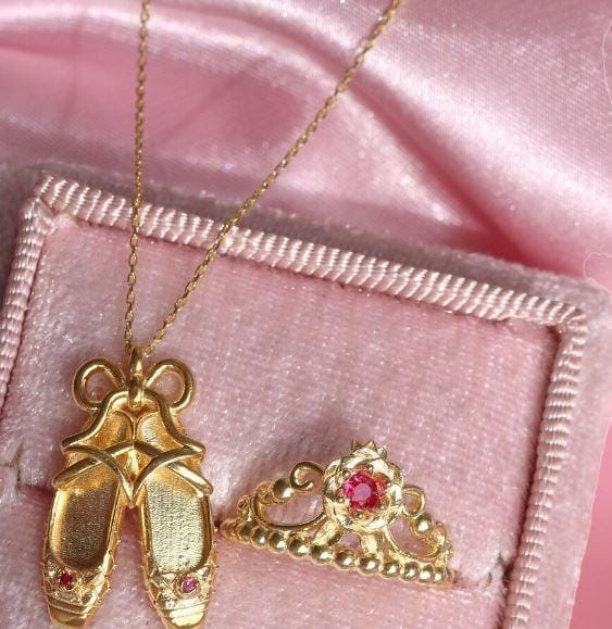 lovrscupid's tweet image. ﹒⟡ 𓈒 𝓒ombo pedido: 𝟏𝟐 𝐏𝐫𝐢𝐧𝐜𝐞𝐬𝐚𝐬 𝐁𝐚𝐢𝐥𝐚𝐫𝐢𝐧𝐚𝐬 

﹒⟡ 𓈒 𝓓e: Sua pessoa favorita 𓂃 ࣪ ִֶָ

﹒⟡ 𓈒 𝓟ara: @jstdancee 𓂃 ࣪ ִֶָ

﹒⟡ 𓈒 𝓡ecado: Espero que isso alegre ao menos um pouquinho do seu dia, eu te amo minha linda bailarina 💜𓂃 ࣪ ִֶָ