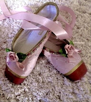 lovrscupid's tweet image. ﹒⟡ 𓈒 𝓒ombo pedido: 𝟏𝟐 𝐏𝐫𝐢𝐧𝐜𝐞𝐬𝐚𝐬 𝐁𝐚𝐢𝐥𝐚𝐫𝐢𝐧𝐚𝐬 

﹒⟡ 𓈒 𝓓e: Sua pessoa favorita 𓂃 ࣪ ִֶָ

﹒⟡ 𓈒 𝓟ara: @jstdancee 𓂃 ࣪ ִֶָ

﹒⟡ 𓈒 𝓡ecado: Espero que isso alegre ao menos um pouquinho do seu dia, eu te amo minha linda bailarina 💜𓂃 ࣪ ִֶָ