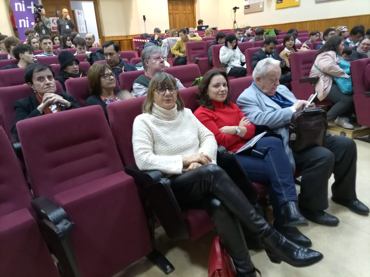 psoeaytosa's tweet photo. El Encuentro de Jóvenes Investigadores de @inice_es alcanza 41 ediciones sirviendo de punto de encuentro para jóvenes y sus proyectos de investigación.

Esta tarde han asistido a la inauguración las concejalas @Mar_Chaves y @Mariabravamaria. https://t.co/FYCa0gZLr9